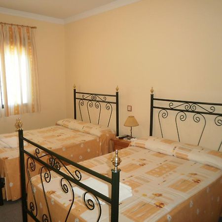 Hostal Miraflor De Las Cadenas Cuacos De Yuste Dış mekan fotoğraf