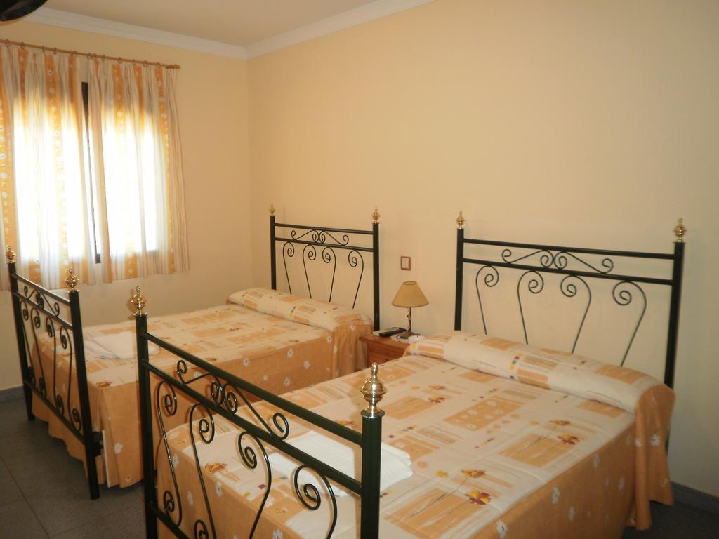Hostal Miraflor De Las Cadenas Cuacos De Yuste Dış mekan fotoğraf