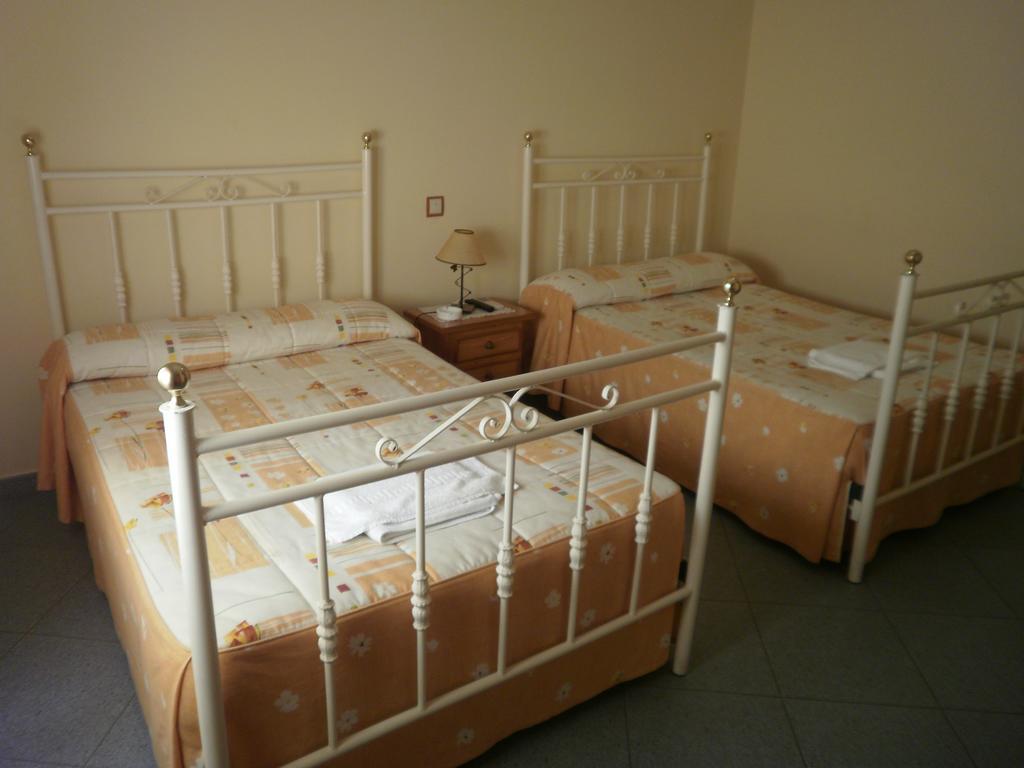Hostal Miraflor De Las Cadenas Cuacos De Yuste Dış mekan fotoğraf